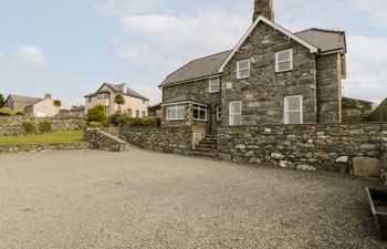 Ty Cerrig Holiday Cottage