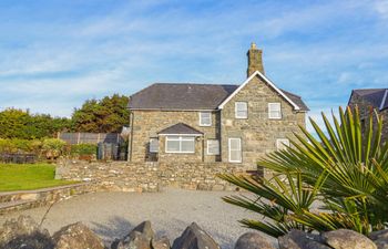 Ty Cerrig Holiday Cottage