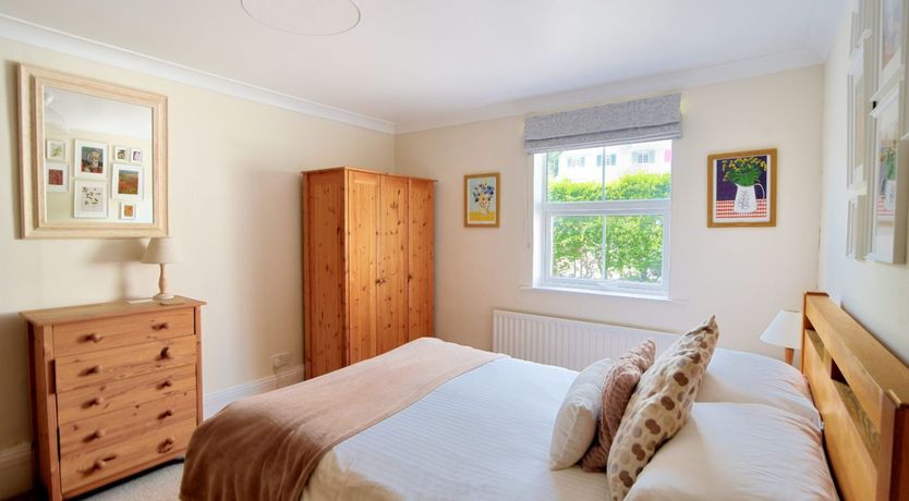 Photo of 2 Cobb View