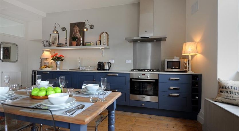 Photo of 2 Woodville