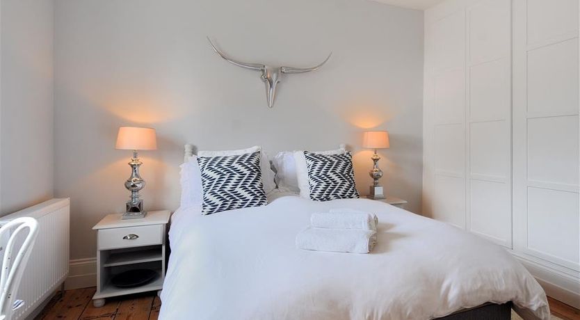 Photo of 2 Woodville