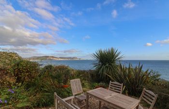 4 East Cliff Holiday Cottage