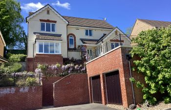 Jurassic Sea View Holiday Cottage