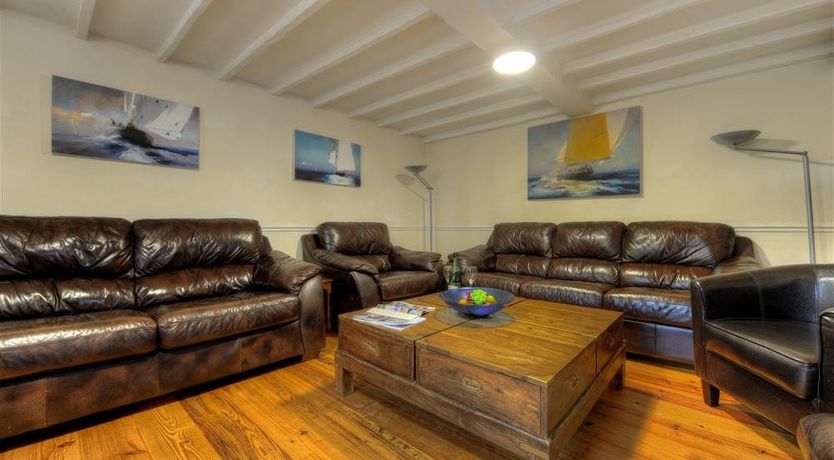 Photo of The White House