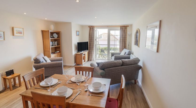 Photo of 5 Buckfields