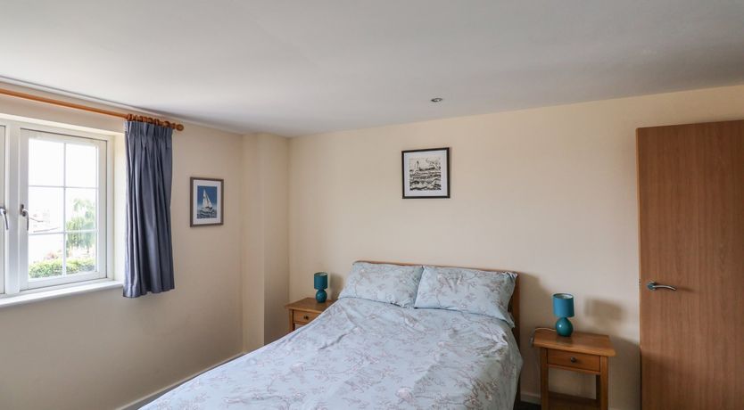 Photo of 5 Buckfields