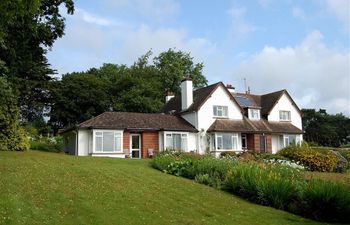 West Ridge Bungalow Holiday Cottage