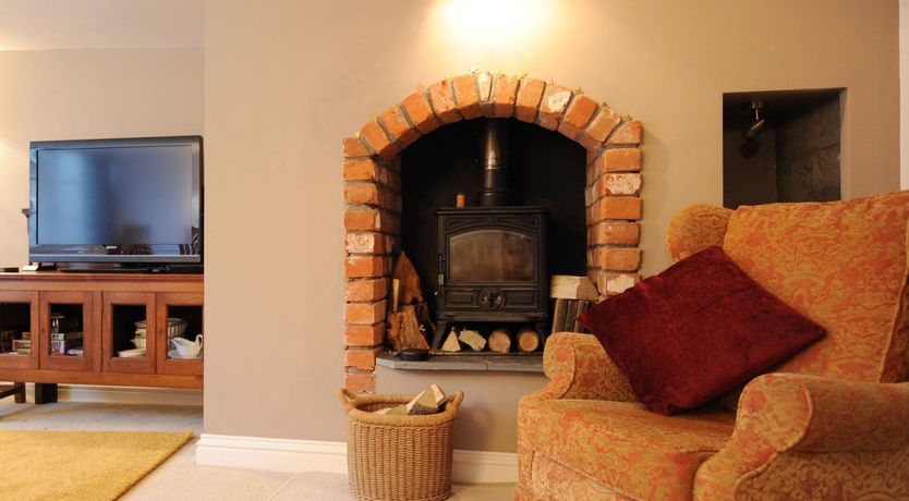 Photo of Tudor Cottage