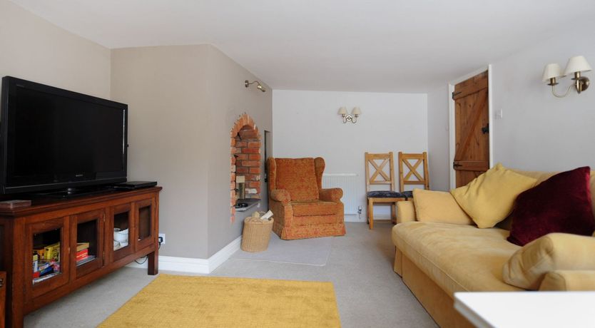 Photo of Tudor Cottage