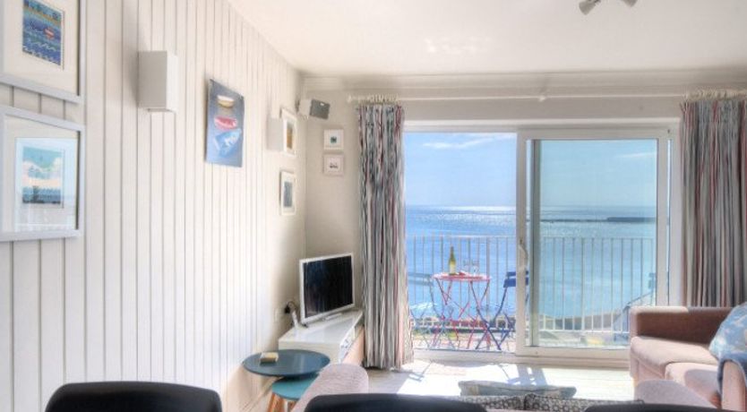 Photo of 9 Bay View Court