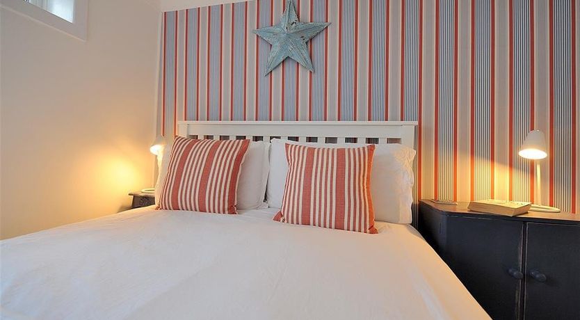 Photo of Waterloo Place