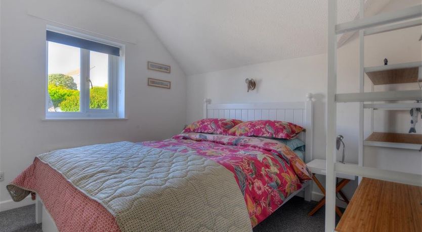 Photo of High Cliff Cottage