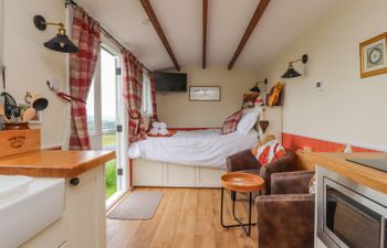 The Journeyman Luxury Shepherds Hut Holiday Cottage