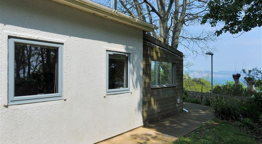 Photo of 9 Farnham House