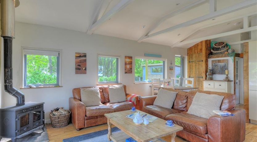 Photo of 9 Farnham House