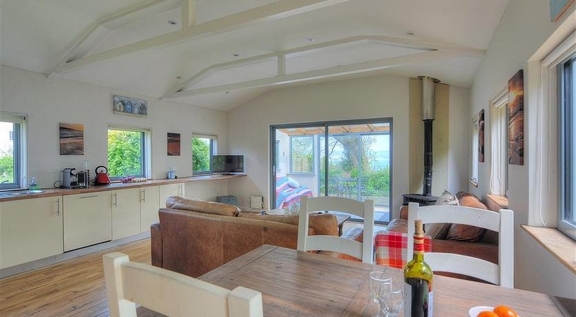 Photo of 9 Farnham House