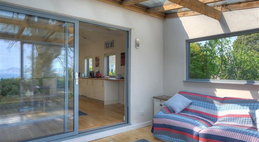 Photo of 9 Farnham House