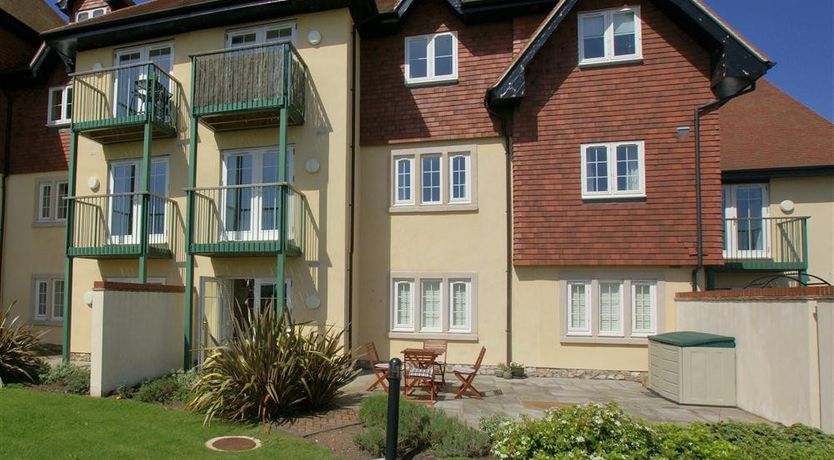 Photo of 2 Buckfields