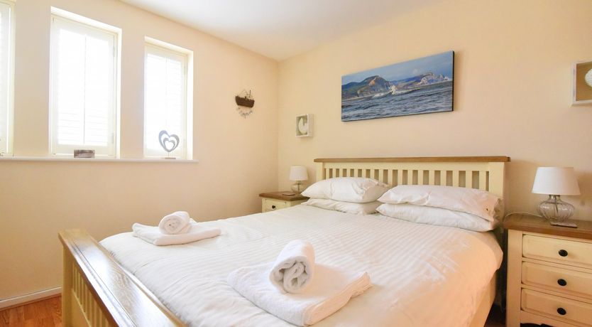 Photo of 2 Buckfields