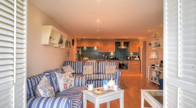 Photo of 2 Buckfields