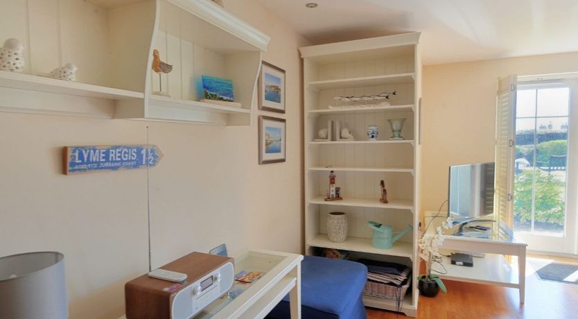 Photo of 2 Buckfields