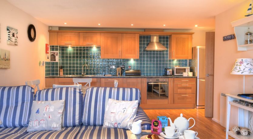 Photo of 2 Buckfields