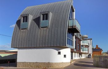 8 Driftwood Holiday Cottage