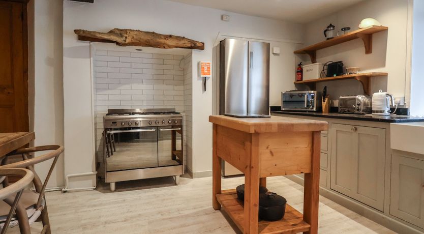 Photo of Captains House