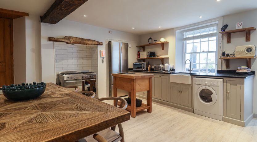 Photo of Captains House