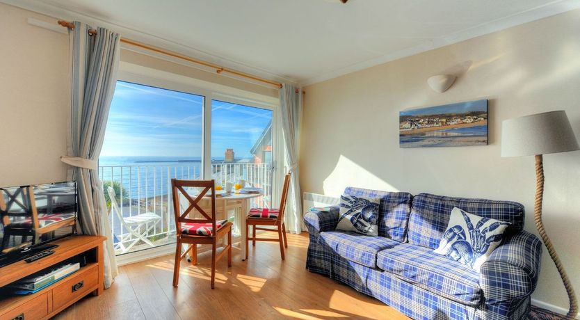 Photo of 6 Bay View Court