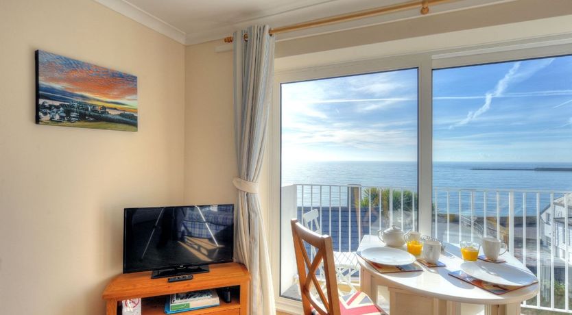 Photo of 6 Bay View Court