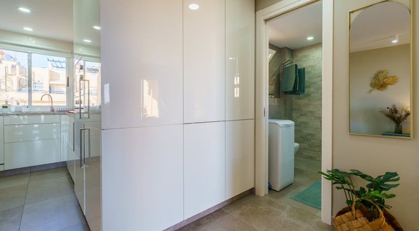 Photo of Kiss the Sun