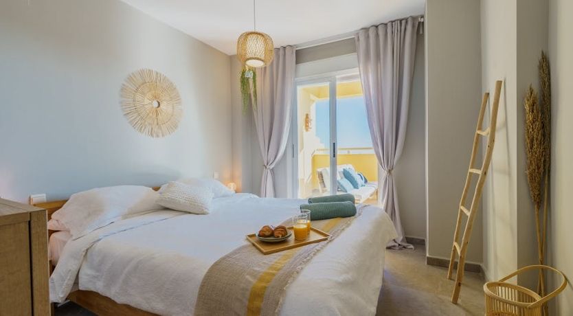 Photo of Kiss the Sun