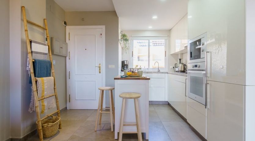 Photo of Kiss the Sun