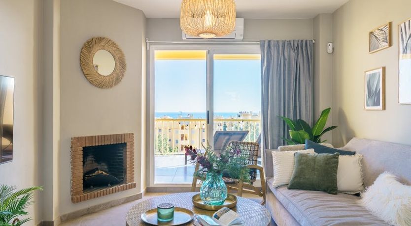 Photo of Kiss the Sun