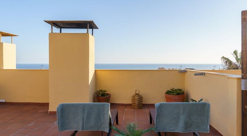 Photo of Kiss the Sun