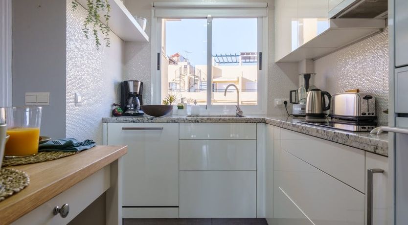 Photo of Kiss the Sun