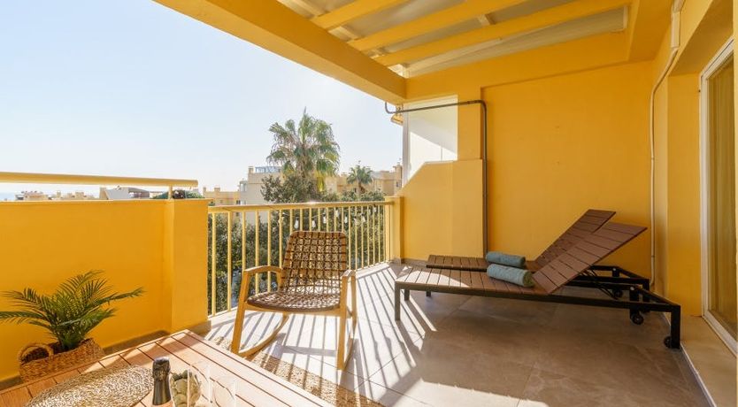 Photo of Kiss the Sun