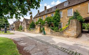 Photo of The Cosy Cotswolds Cottage