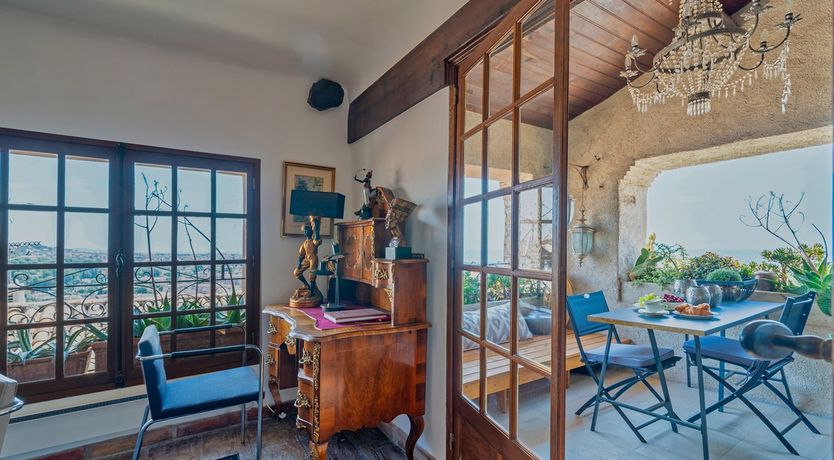 Photo of Don't Touch The Art