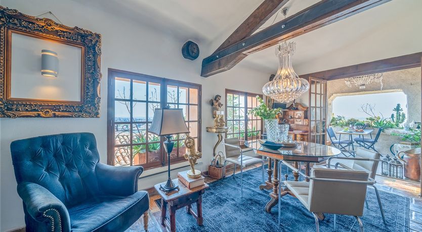 Photo of Don't Touch The Art