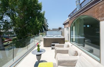 Venice Canals Holiday Home