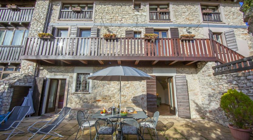 Photo of The Stone Ceiling