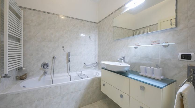 Photo of Lakeside Lookout