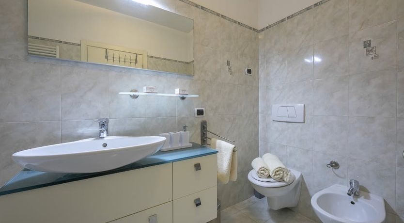 Photo of Lakeside Lookout