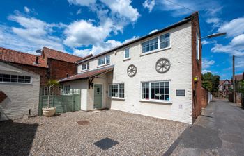 The Old Coach House Holiday Home