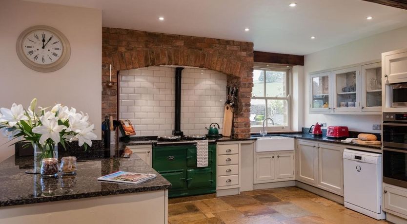 Photo of 7 Bed in Chelmorton