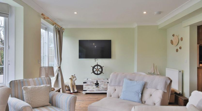 Photo of 6 Bed in Camber