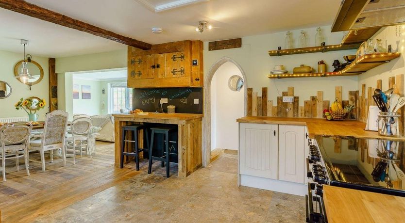 Photo of 6 Bed in Camber