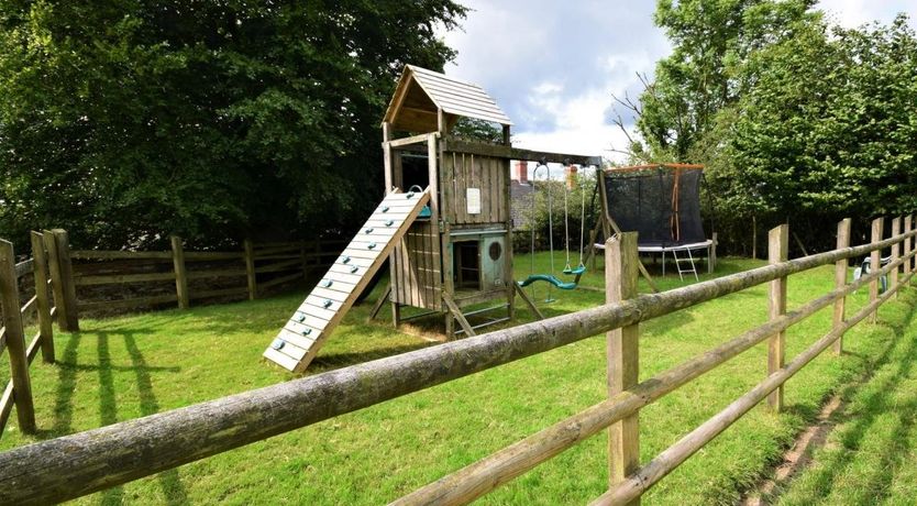 Photo of 2 Bed in South Molton